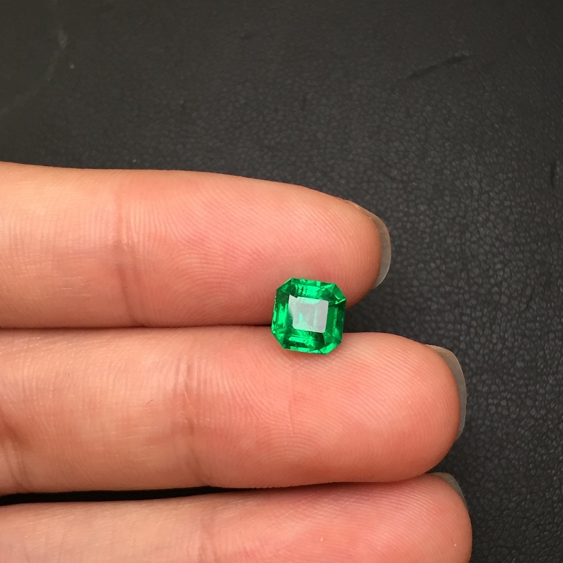 祖母绿裸石 木佐绿 1.09克拉 vivid muzo insignificant