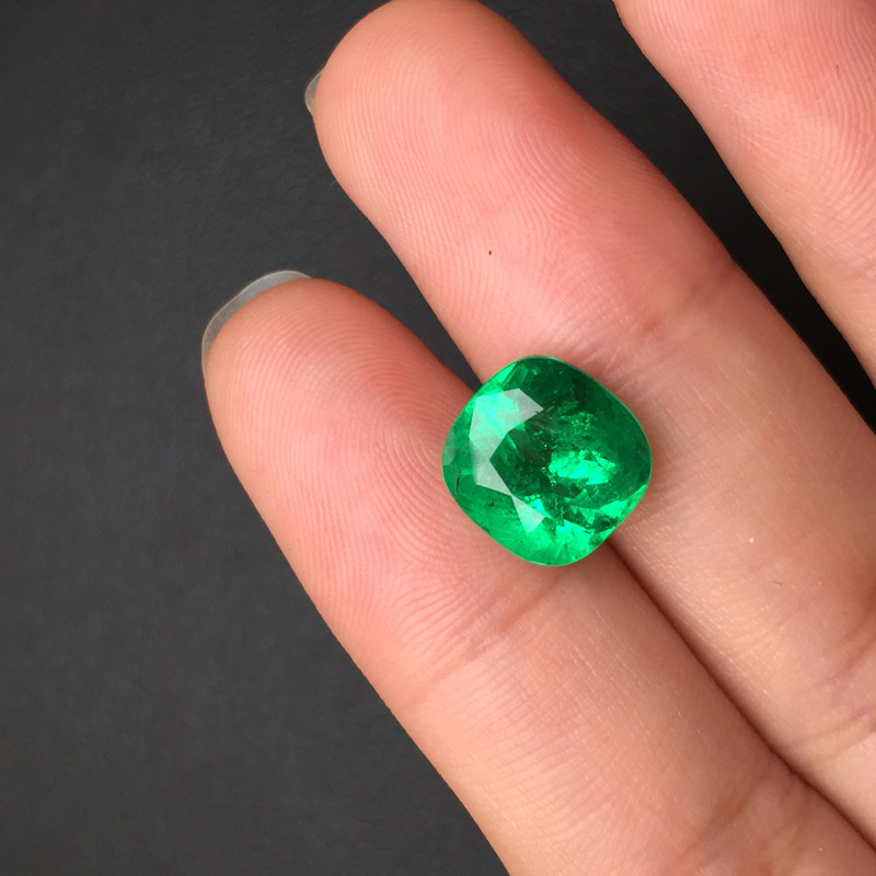 垫型祖母绿裸石4.09ct  哥伦比亚  INTENCE GREEN