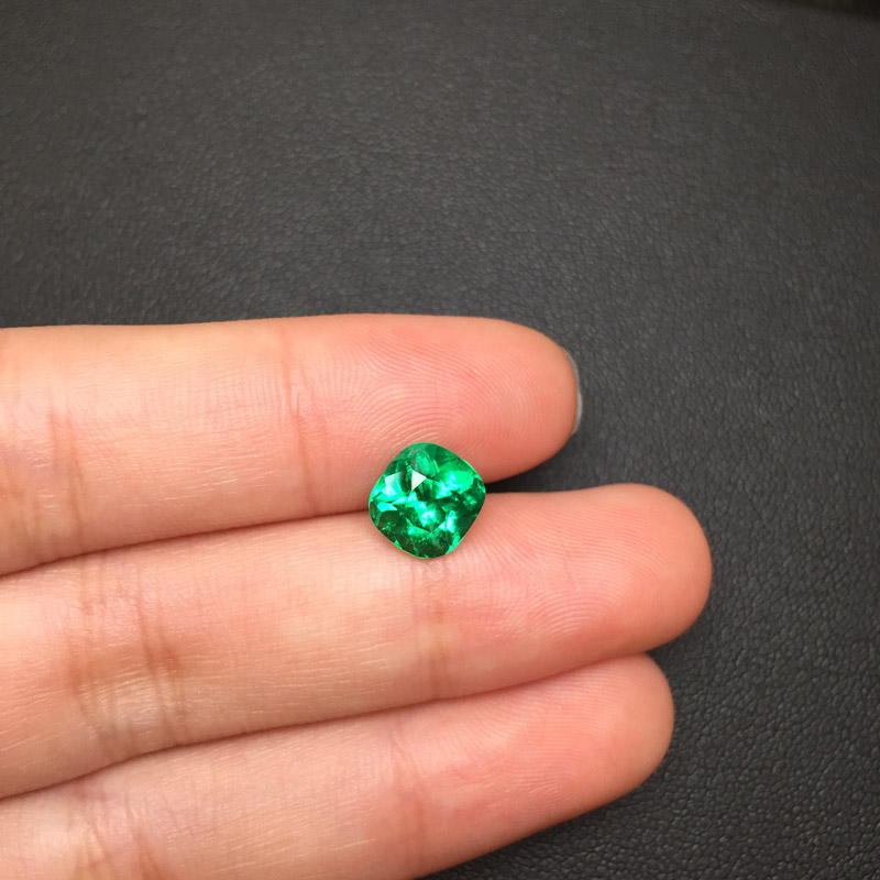 垫型祖母绿裸石2.00ct  哥伦比亚  INTENCE GREEN