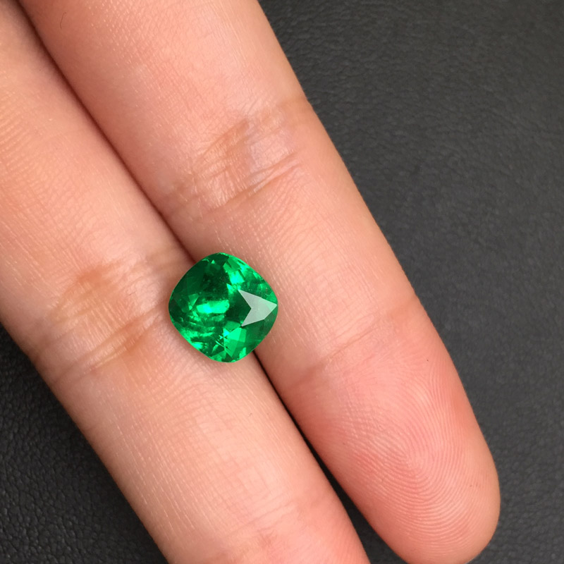 垫型祖母绿裸石2.51ct  哥伦比亚  INTENCE GREEN