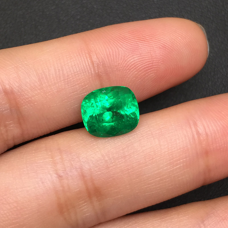 垫型祖母绿裸石3.13ct  哥伦比亚  INTENCE GREEN