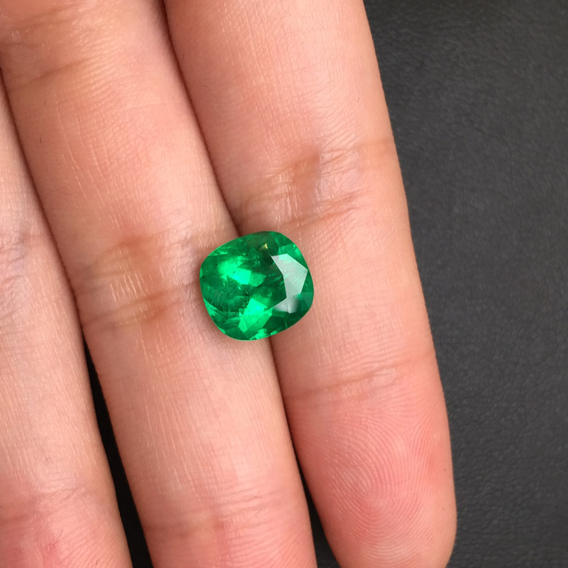 垫型祖母绿裸石3.45ct  哥伦比亚  INTENCE GREEN