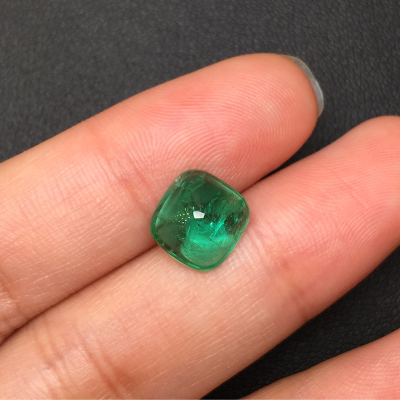 山型祖母绿裸石2.69ct  哥伦比亚  MEDIUM GREEN