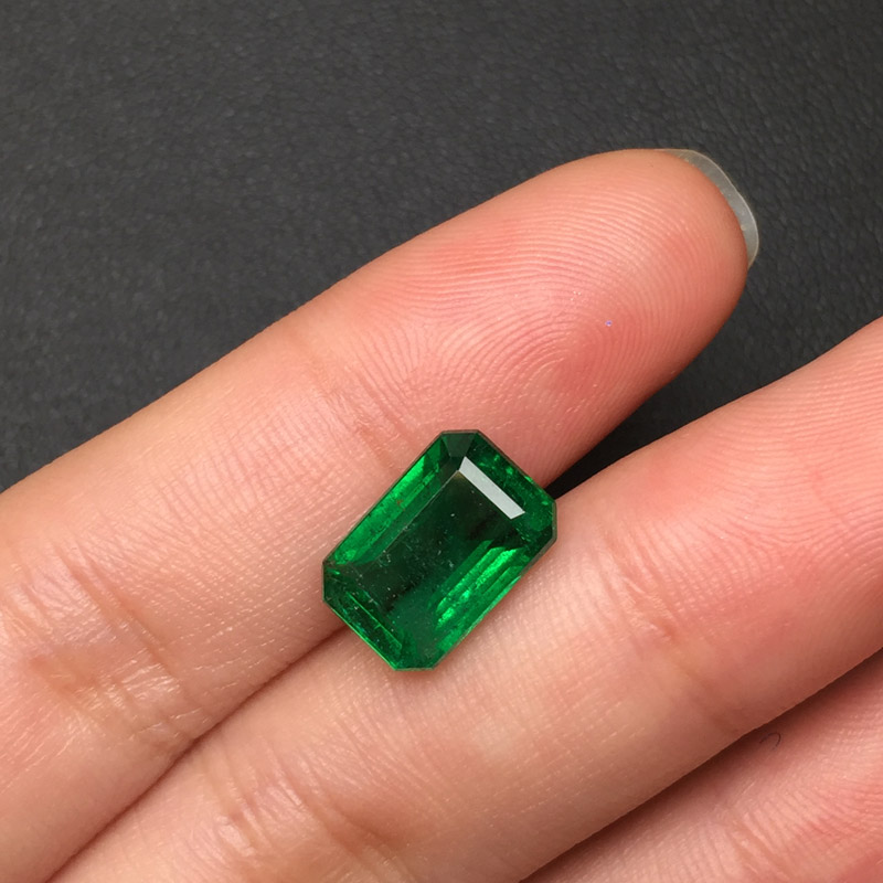 祖母绿裸石3.8ct  赞比亚  VIVID GREEN