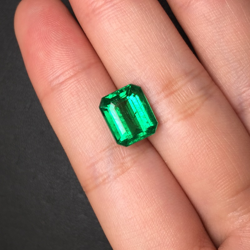 赞比亚 祖母绿裸石3.78克拉 GRS green Minor