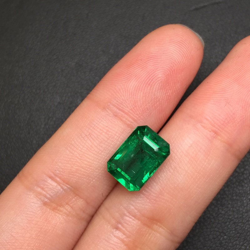 赞比亚 祖母绿裸石4.01克拉 GRS green Minor