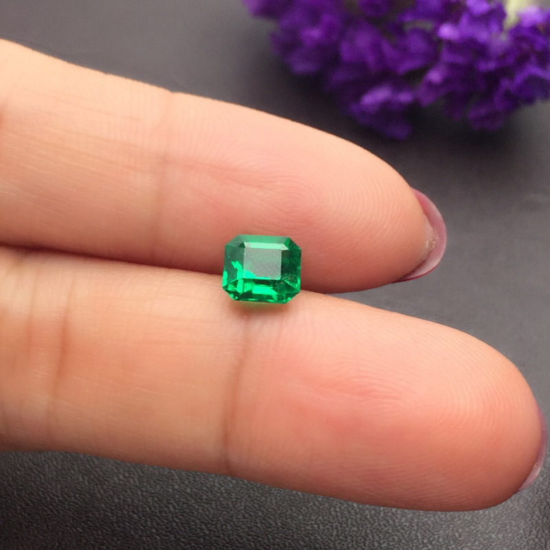 祖母绿裸石 木佐绿 1.06克拉 vivid muzo minor