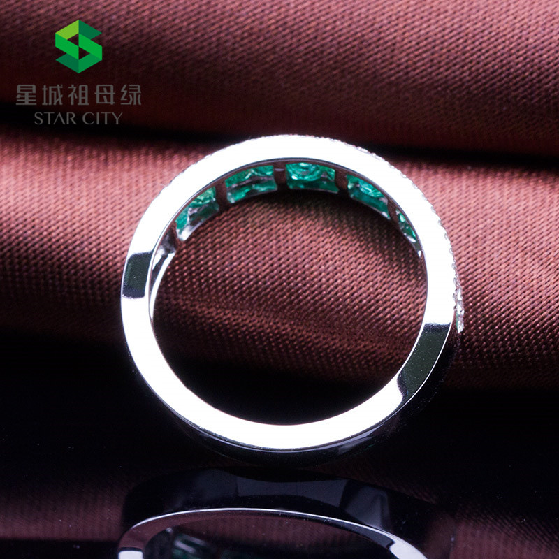 白18K金祖母绿钻戒0.7ct 12颗简约排镶