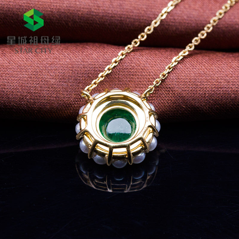 黄18K金祖母绿珍珠链牌1.18ct 蛋面珍珠项链