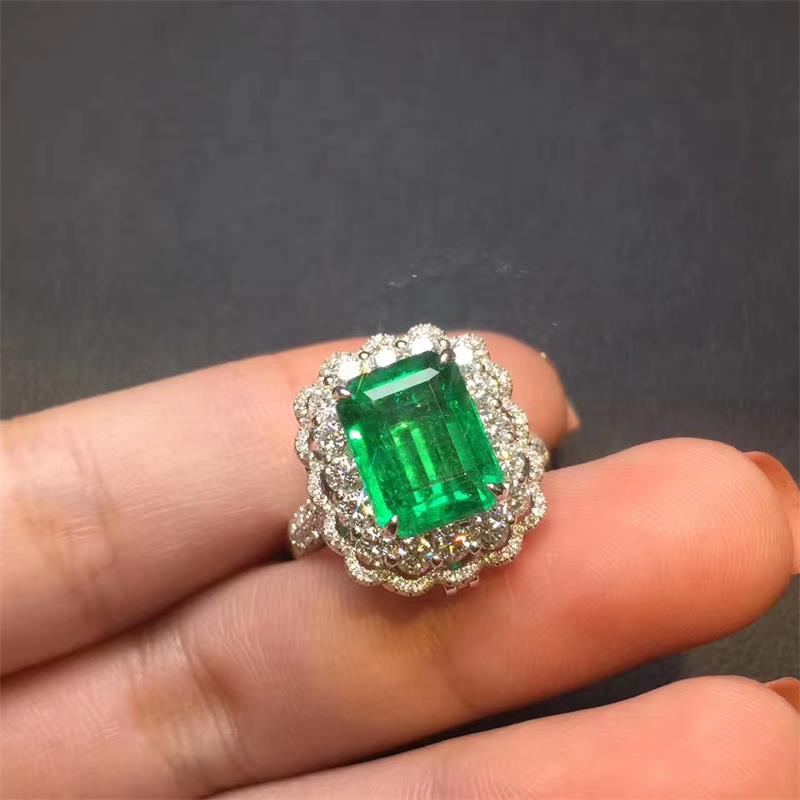 白18K金祖母绿钻戒吊坠3.847ct