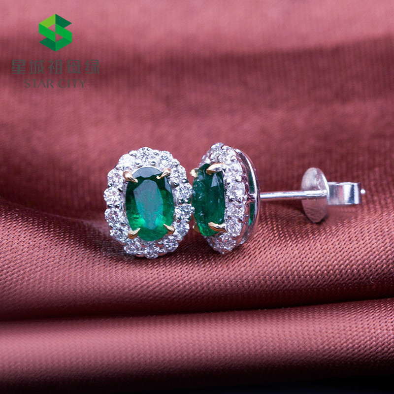 白18K金祖母绿耳钉0.85ct/2p