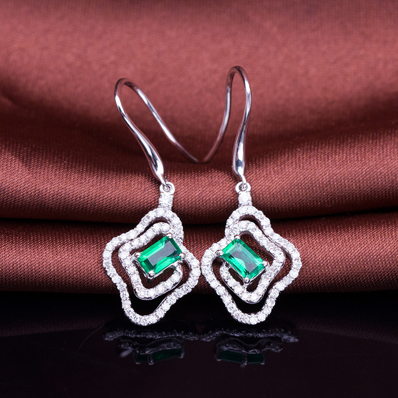 白18K祖母绿耳钉  主石：0.717克拉