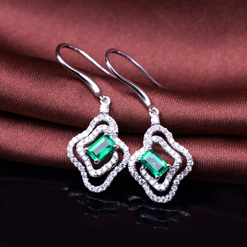 白18K祖母绿耳钉  主石：0.717克拉