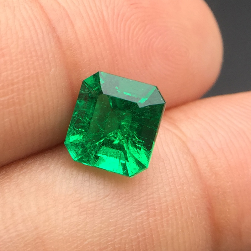 哥伦比亚祖母绿裸石1.70克拉 muzo minor