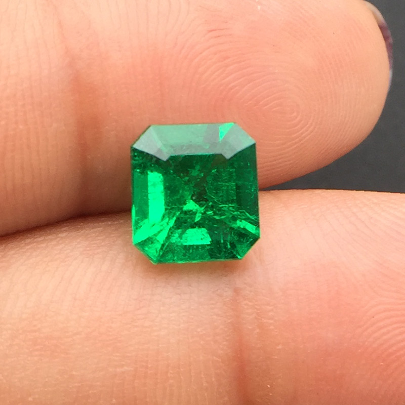 哥伦比亚祖母绿裸石1.70克拉 muzo minor