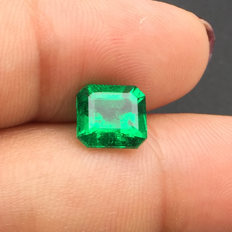 哥伦比亚祖母绿裸石1.70克拉 muzo minor