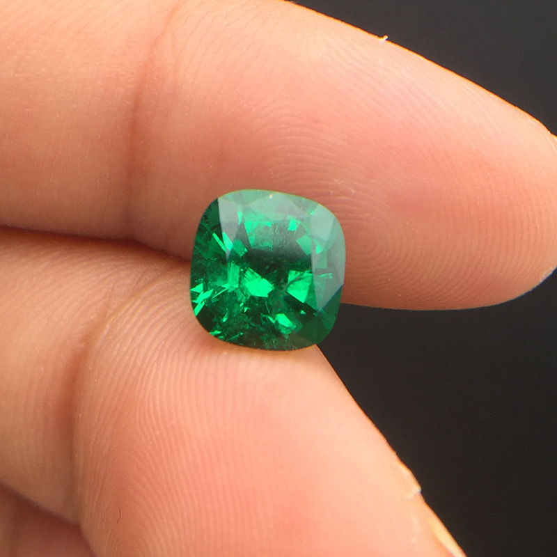 哥伦比亚祖母绿裸石2.03克拉 vivid green muzo minor