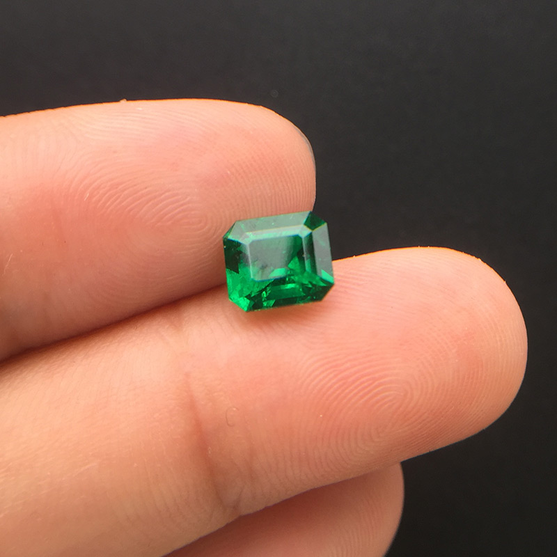 哥伦比亚祖母绿裸石1.36克拉vivid green muzo minor