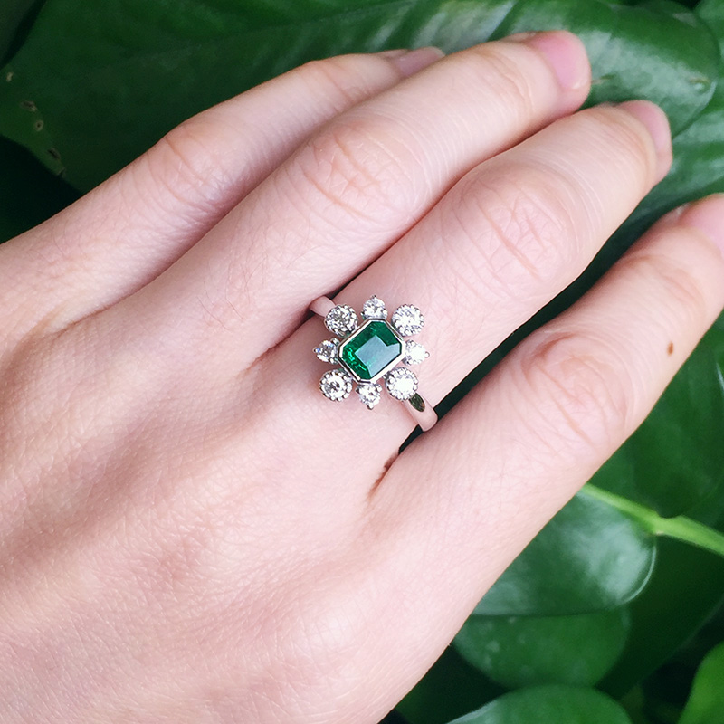 白18K金祖母绿钻戒0.75ct 天然哥伦比亚宝石戒指