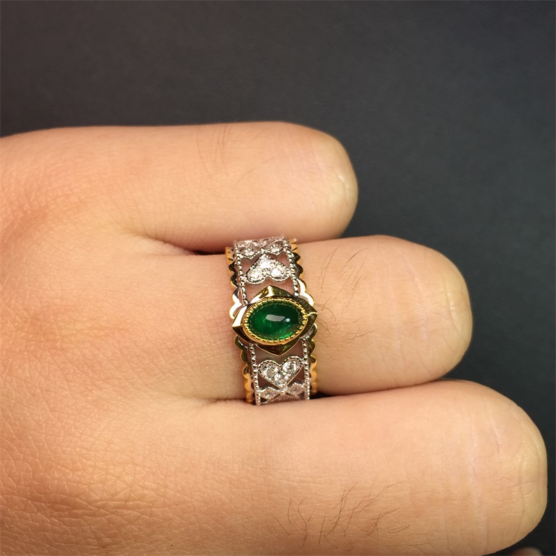 18K金分色镶嵌祖母绿钻戒0.439ct 复古蛋面宝石戒指