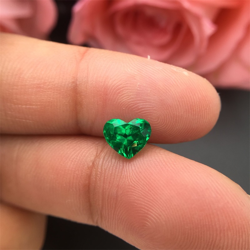 祖母绿裸石桃心形祖母绿 木佐绿 1.04克拉 vivid muzo穆佐 minor