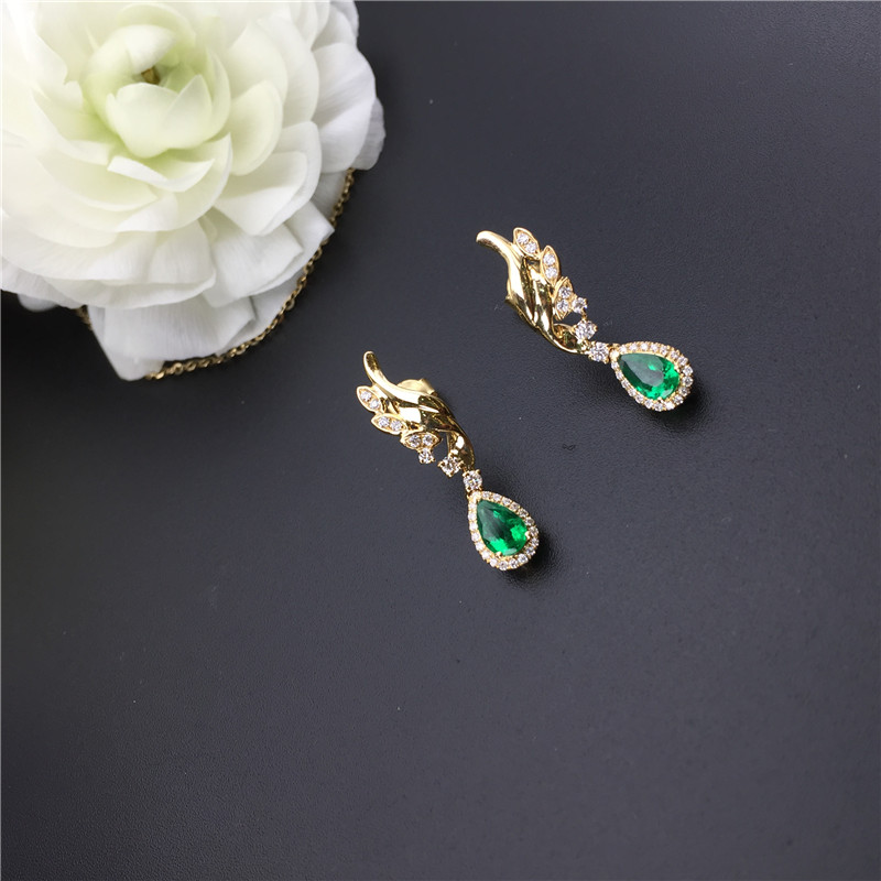 黄18K金祖母绿耳钉0.63ct/2p