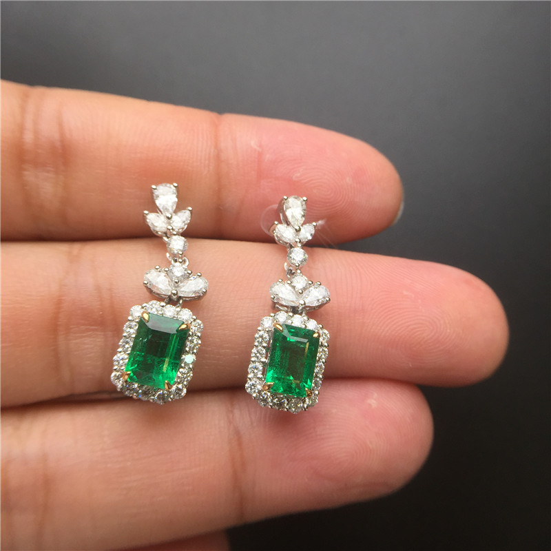 白18K金祖母绿耳钉2.136ct/2p