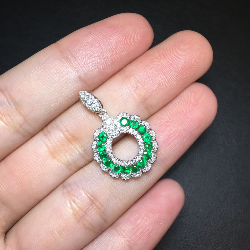 白18K金祖母绿钻坠0.58ct/14P