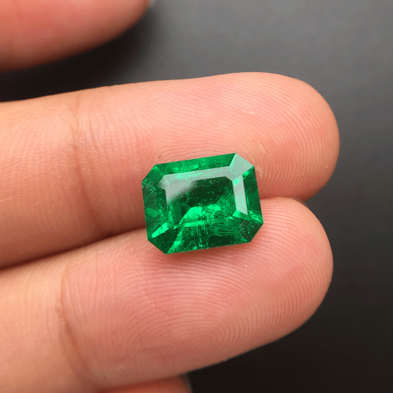 哥伦比亚祖母绿裸石2.69克拉vivid green