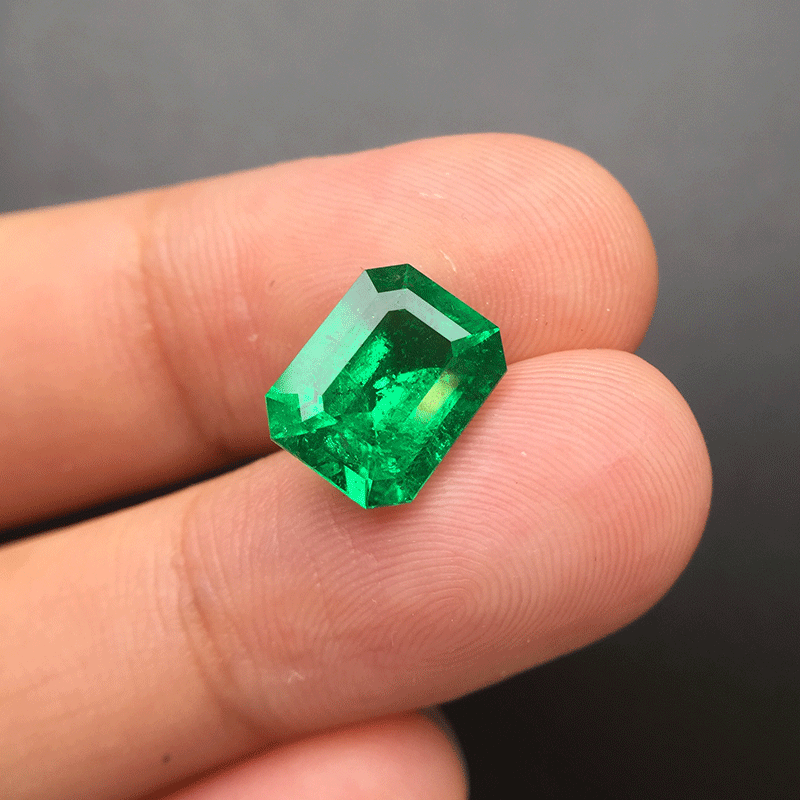 哥伦比亚祖母绿裸石2.69克拉vivid green