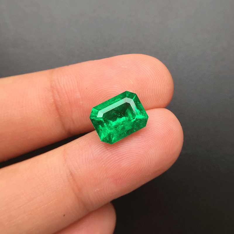 哥伦比亚祖母绿裸石2.69克拉vivid green
