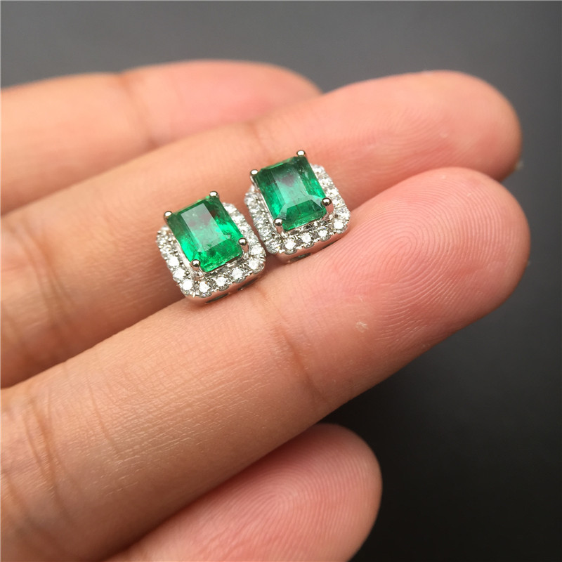 白18K金祖母绿耳钉1.287ct/2p