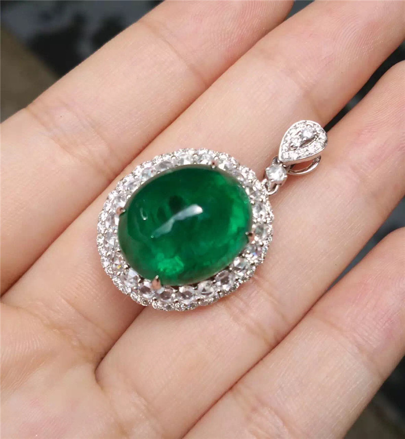 18K白金祖母绿吊坠16.43ct