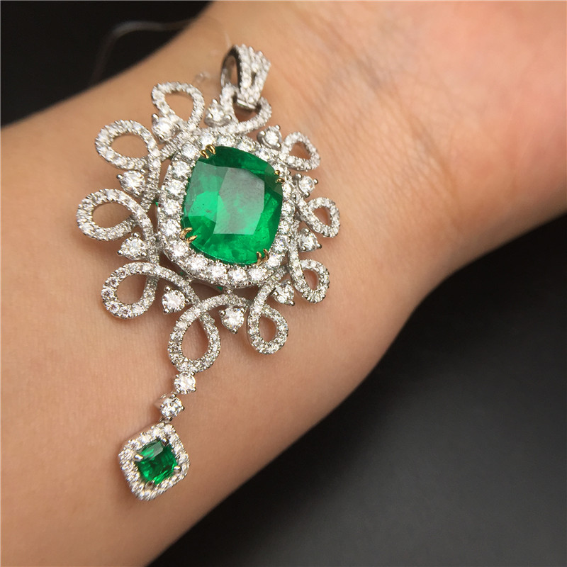 白18K祖母绿钻坠7.03ct