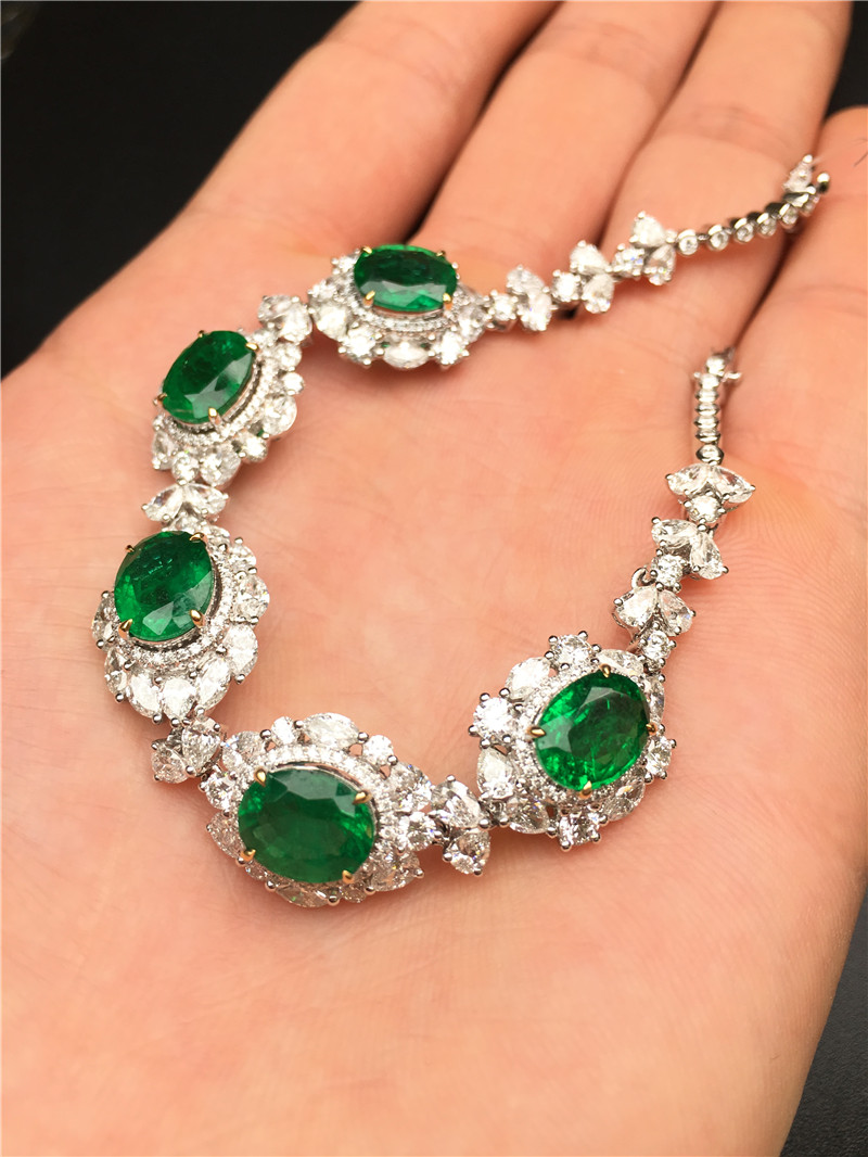 8.37克拉祖母绿宝石手链 奢华高级订制