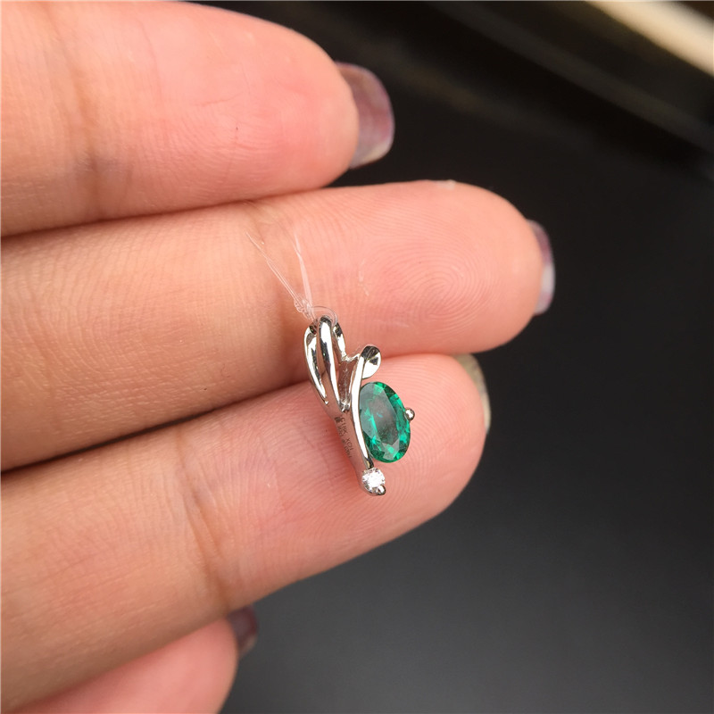 白18K祖母绿钻坠0.342ct