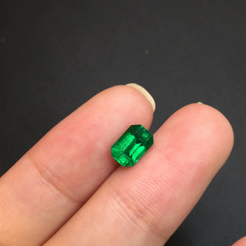 哥伦比亚 祖母绿裸石1.15ct GRS vivid muzo minor