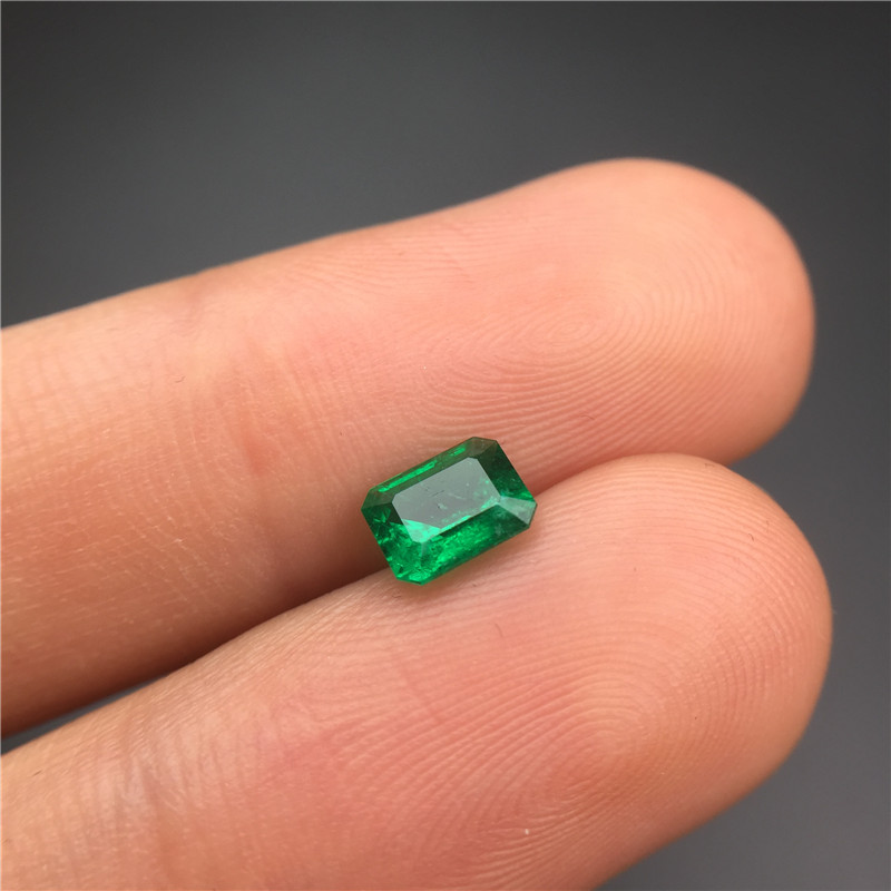 祖母绿裸石0.65