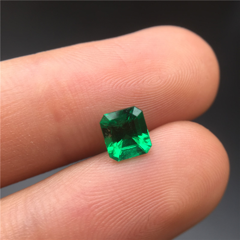 祖母绿裸石0.97 muzo