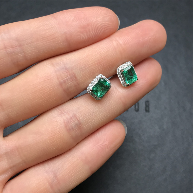 白18K金祖母绿耳钉2.229ct/2p