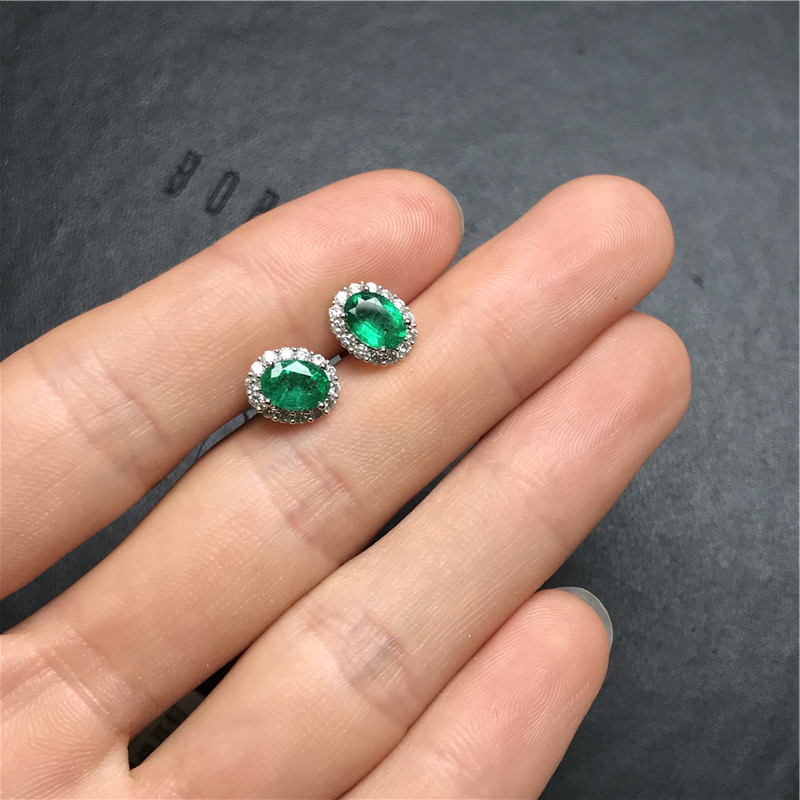 白18K金祖母绿耳钉1.369ct/2p