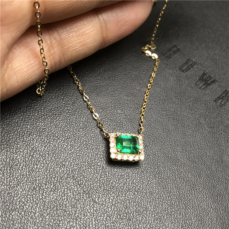 黄18K金祖母绿链牌0.83ct