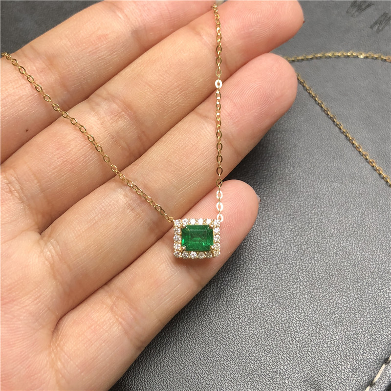黄18K金祖母绿链牌0.7ct