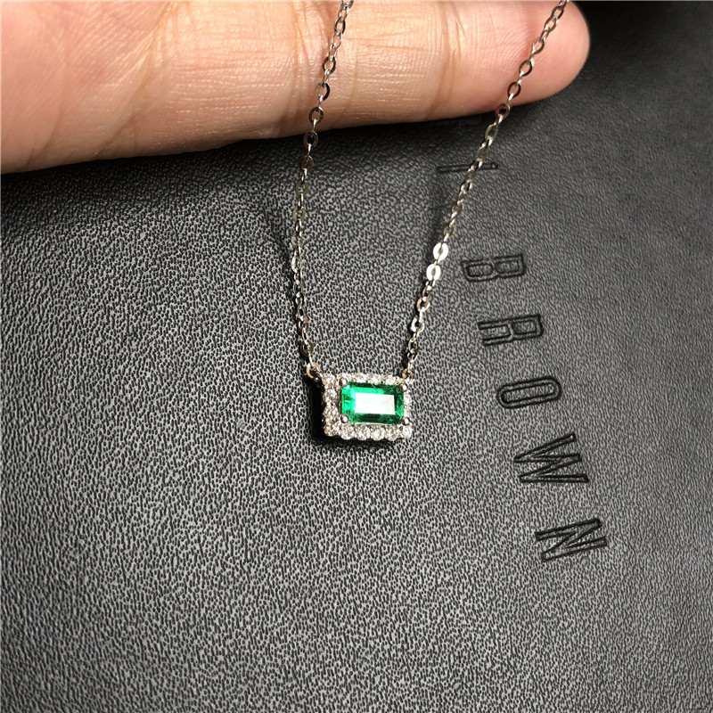 白18K金祖母绿链牌0.51ct
