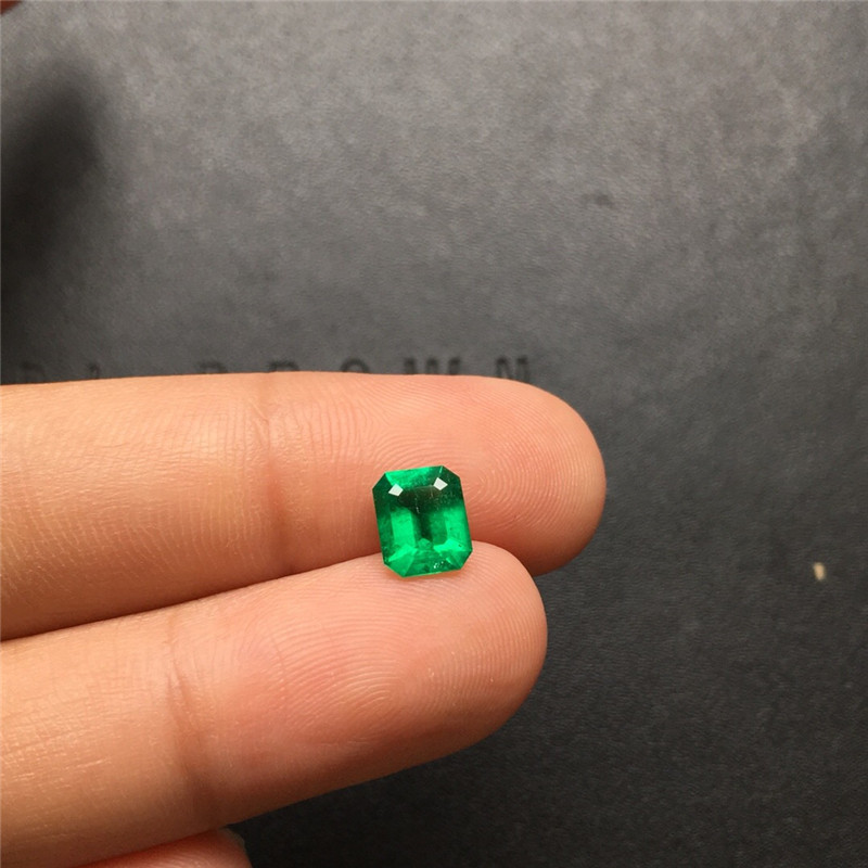 祖母绿裸石0.93ct