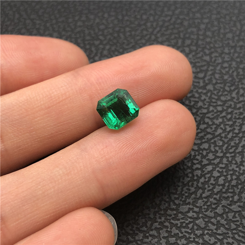 赞比亚祖母绿裸石2.37ctvivid green