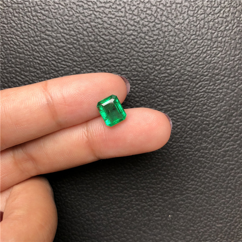 赞比亚祖母绿裸石1.82ctVivid Green