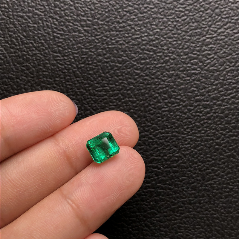 赞比亚祖母绿裸石2.33ctvivid green