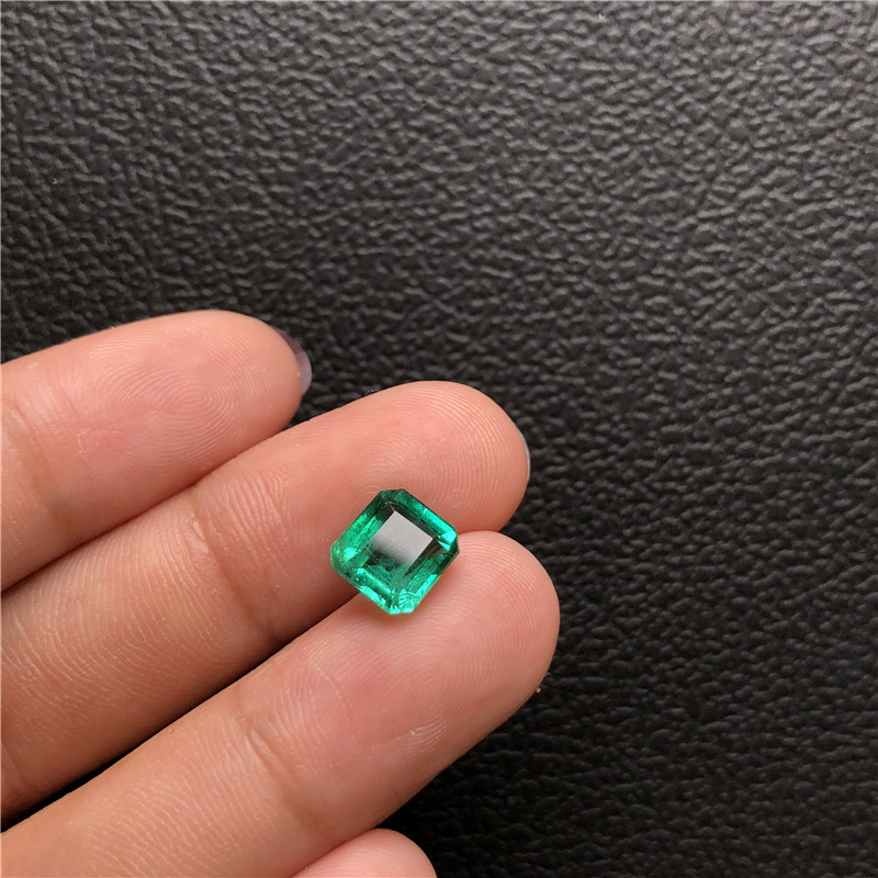 赞比亚祖母绿裸石2.36ctlntense green
