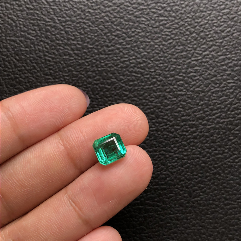 赞比亚祖母绿裸石2.36ctlntense green